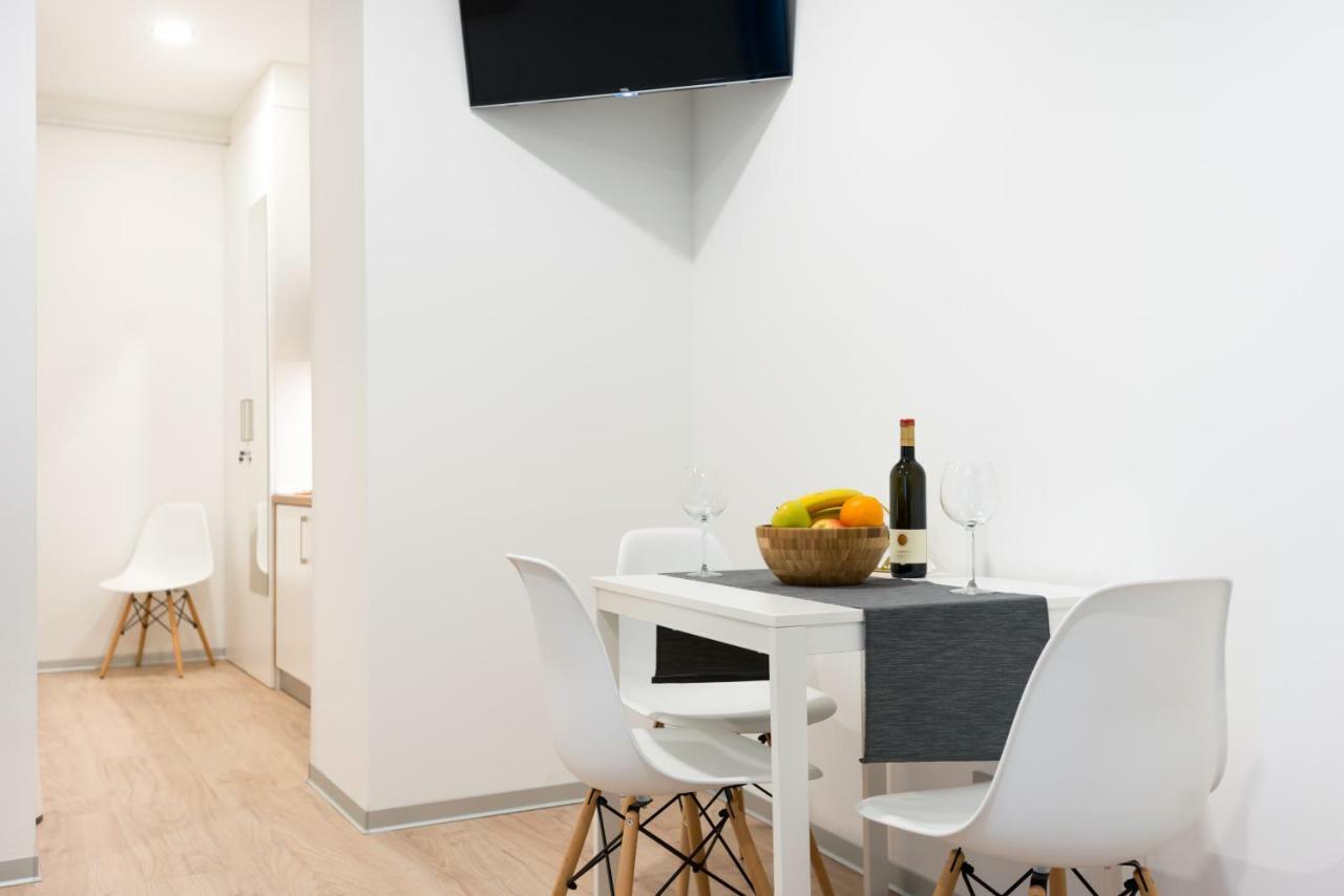 H4U Smart Deluxe Apartment ซาเกร็บ ภายนอก รูปภาพ
